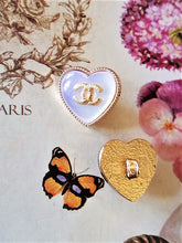 Load image into Gallery viewer, 16 mm buttons ,resin,milky pearl
