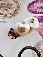 Load image into Gallery viewer, 20 mm  buttons,faux perlen, gold metal,
