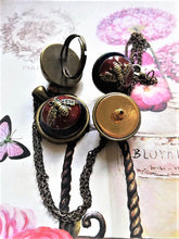 Load image into Gallery viewer, A SET OF JEWELRY,pendant,buttons,ring,chain,gripox GUCCI
