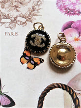 Load image into Gallery viewer, 18 mm  stamped, pendant,buttons,gripox,zirkonia,metal
