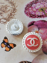 Load image into Gallery viewer, 20 mm stamped buttons,gripox,metall
