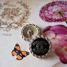 Load image into Gallery viewer, 20 mm stamped buttons,emaille,metal
