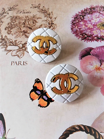 20 mm buttons emaile,metal,quilted,white