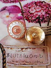 Load image into Gallery viewer, 20 mm stamped buttons
