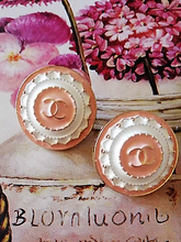 Load image into Gallery viewer, 20 mm stamped buttons
