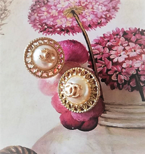 Load image into Gallery viewer, 18 mm buttons,faux perlen,metal
