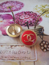 Load image into Gallery viewer, 20mm stamped buttons, red,metal,gripox
