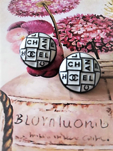 Load image into Gallery viewer, 18 mm buttons,emaille,metal
