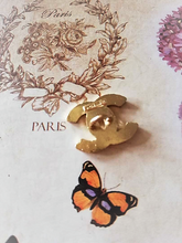 Load image into Gallery viewer, 18 mm stamped buttons,metal,emaille
