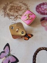 Load image into Gallery viewer, 22 mm stamped buttons,gripox,metal
