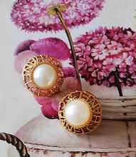 Load image into Gallery viewer, 18 mm buttons faux perlen
