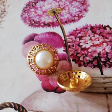 Load image into Gallery viewer, 18 mm buttons faux perlen
