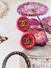 Load image into Gallery viewer, 17 mm buttons,emaill,emetal
