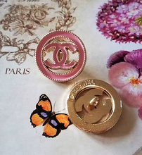 Load image into Gallery viewer, 20 mm stamped buttons
