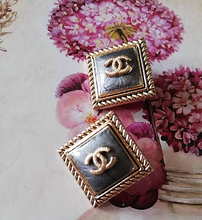 Load image into Gallery viewer, 18 mm  irisierend buttons,resin
