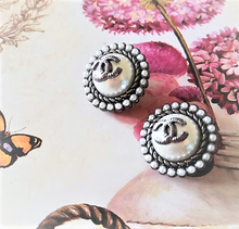 Load image into Gallery viewer, 18 mm buttons,faux perlen
