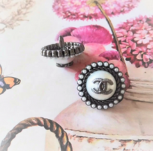 Load image into Gallery viewer, 18 mm buttons,faux perlen
