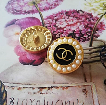 Load image into Gallery viewer, 20 mm stamped buttons,gripox,faux prelen
