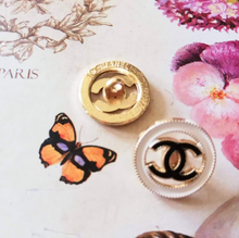Load image into Gallery viewer, 16 mm stamped ,buttons,emaille,metal
